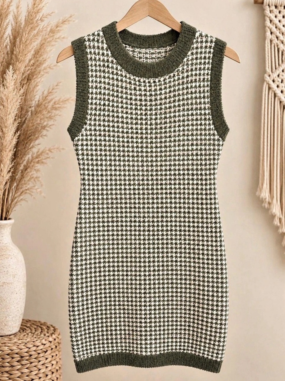 POL Houndstooth Knit Mini Dress in Green & Pink Size Medium
